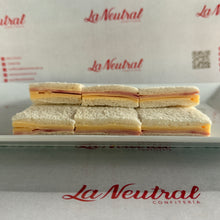 24 Sándwiches mixtos en pan blanco de copetín