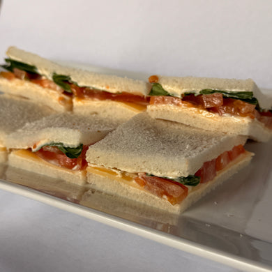 24 Sándwiches capresse de copetín (apto vegetarianos)